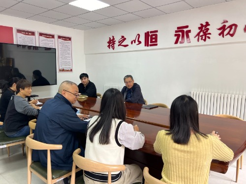 常山集團(tuán)黨委副書記、副董事長(zhǎng)、總經(jīng)理?xiàng)钊饎偢昂阌拦菊{(diào)研并召開座談會(huì)